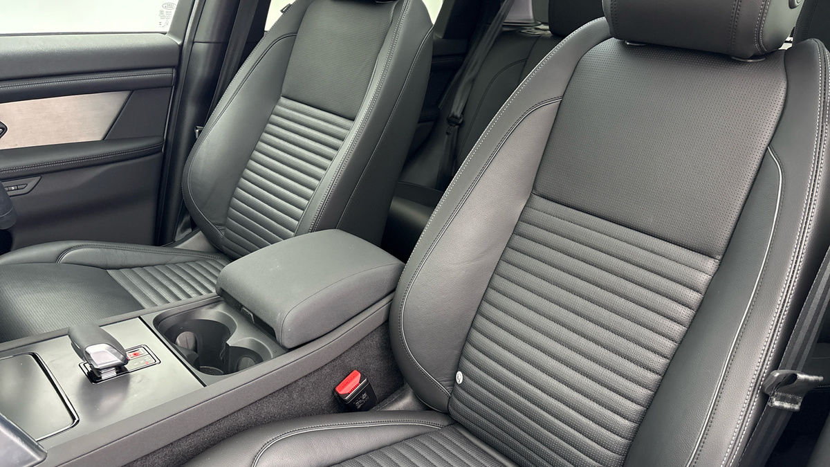 Land Rover Discovery Sport Image 7