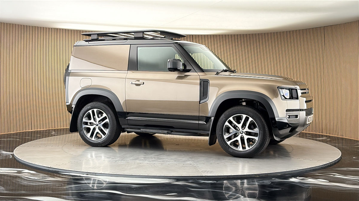 More views of Land Rover Defender 90