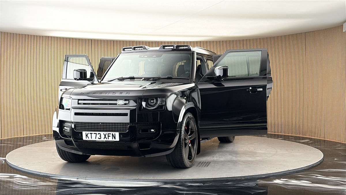More views of Land Rover Defender 110