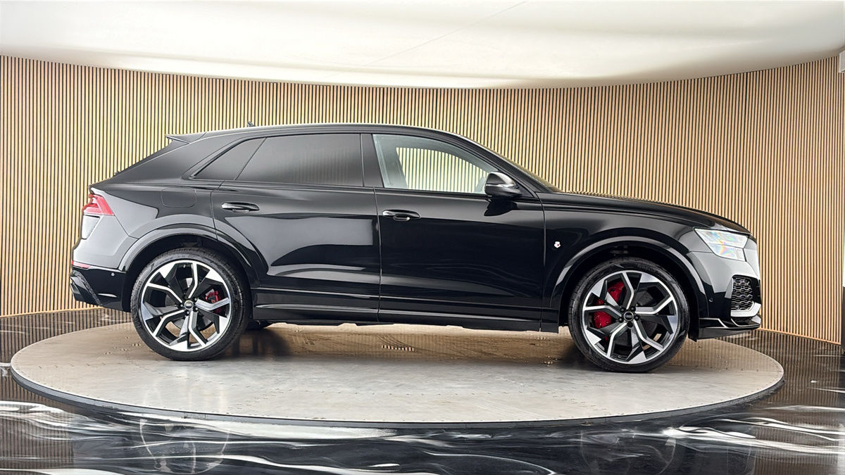 More views of Audi RSQ8