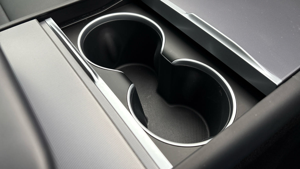 Tesla Model Y Image 25