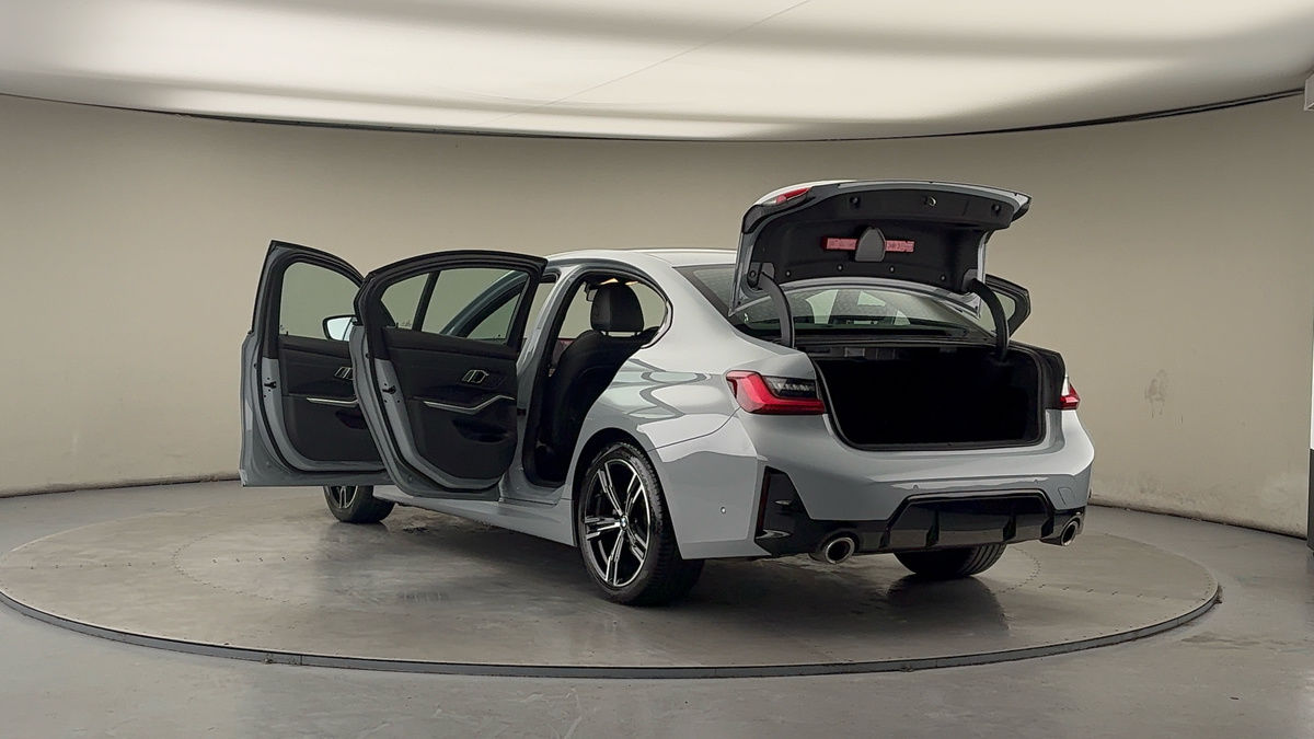 BMW 3 Series Image 23