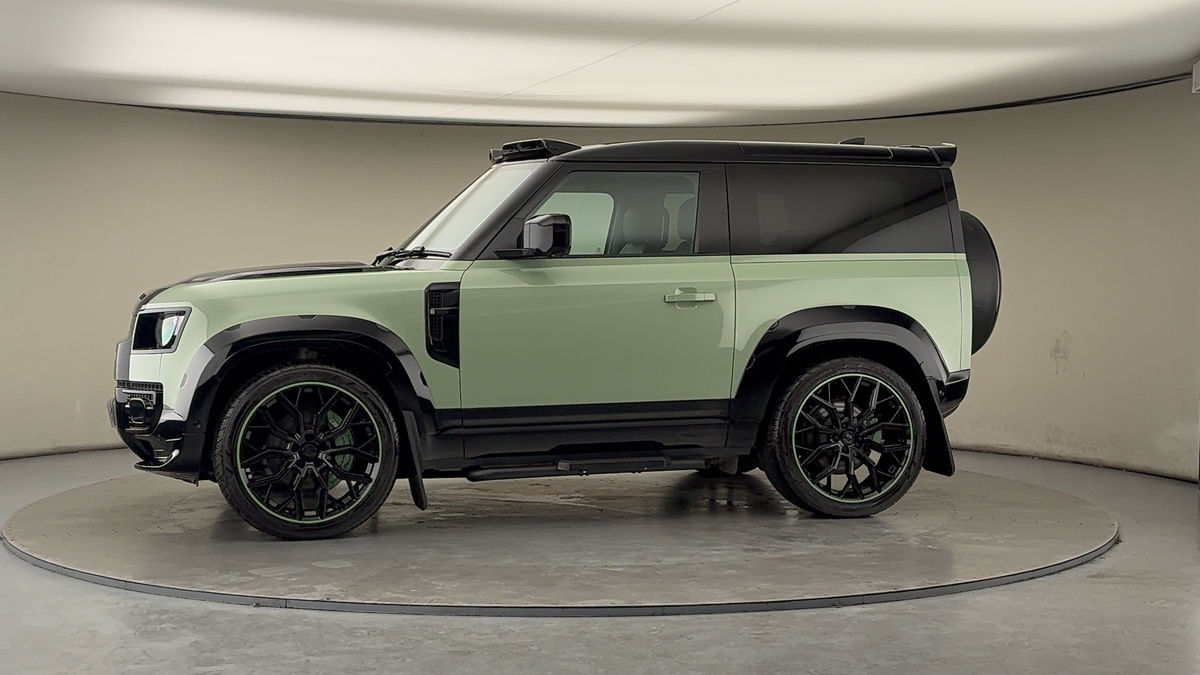 More views of Land Rover Defender 90