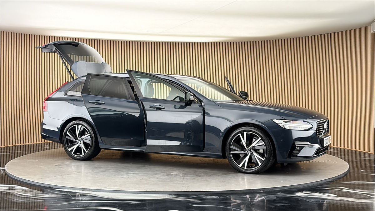 More views of Volvo V90