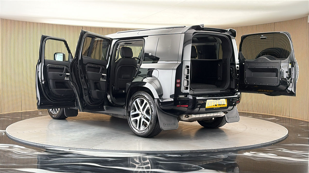 More views of Land Rover Defender 110