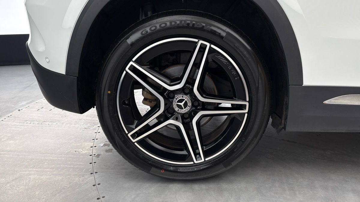 Mercedes-Benz GLA Image 10