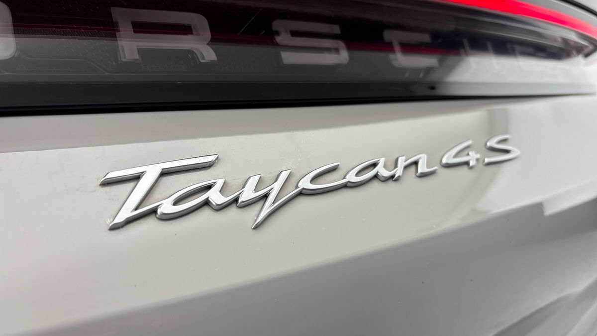 Porsche Taycan Image 28