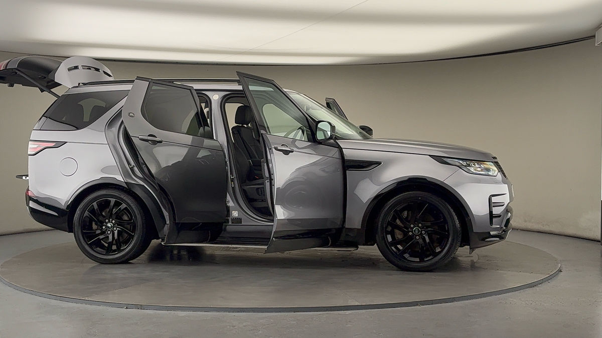 More views of Land Rover Discovery