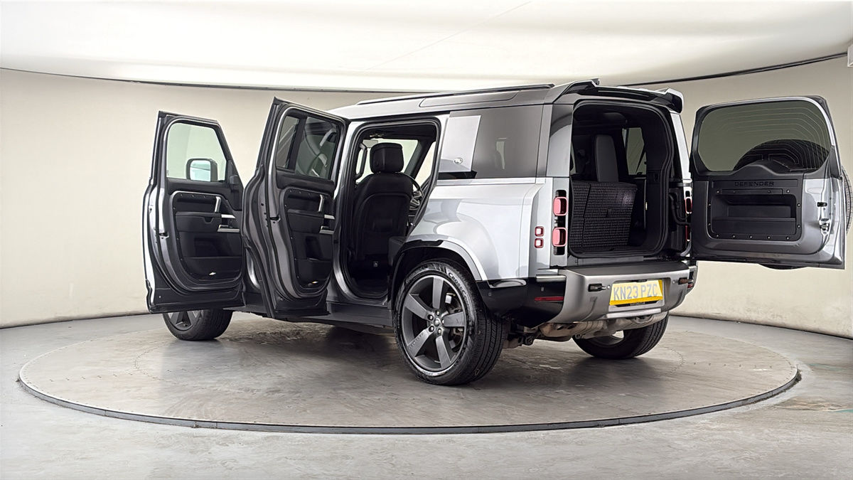 More views of Land Rover Defender 110