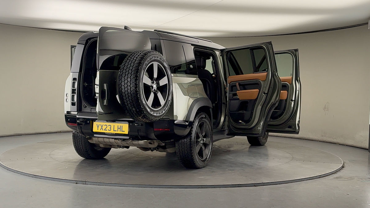 More views of Land Rover Defender 110