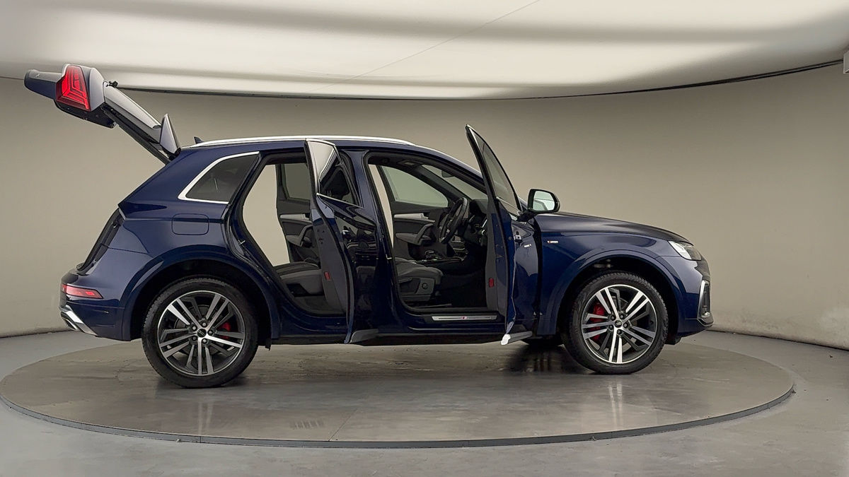 More views of Audi Q5