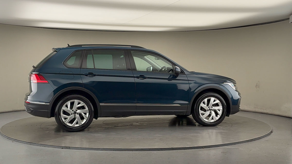 More views of Volkswagen Tiguan