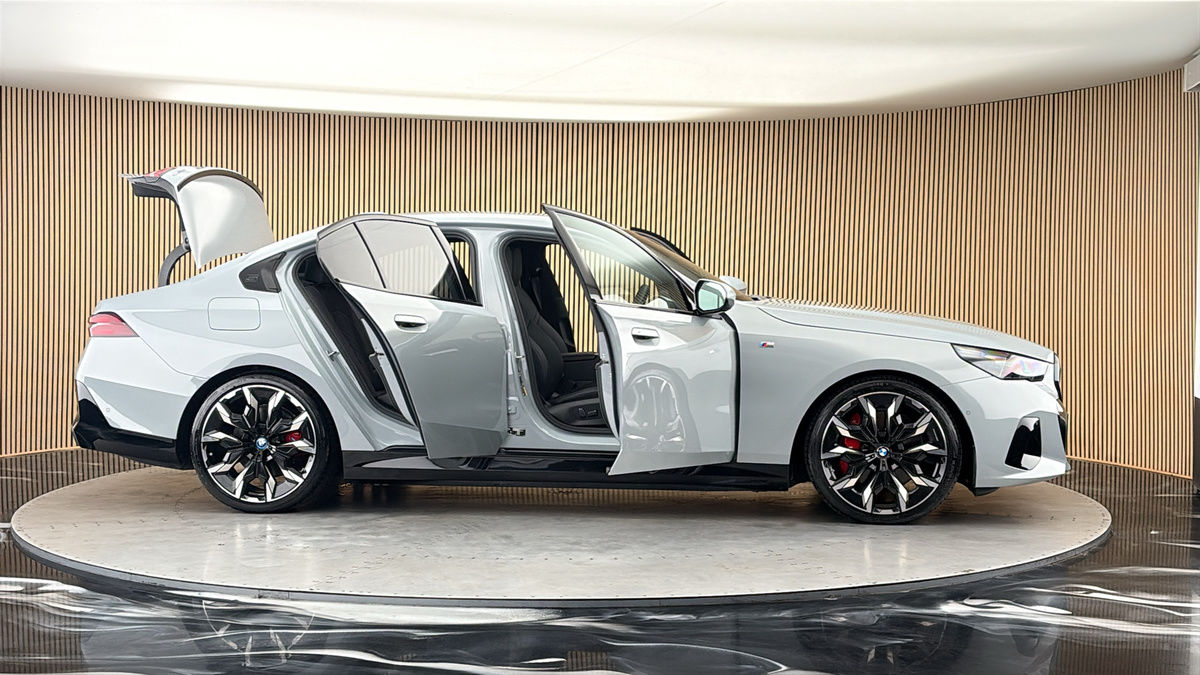 More views of BMW i5