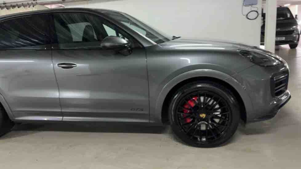 More views of Porsche Cayenne