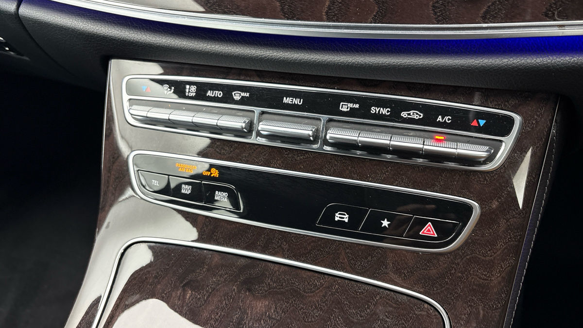 Mercedes-Benz E Class Image 25