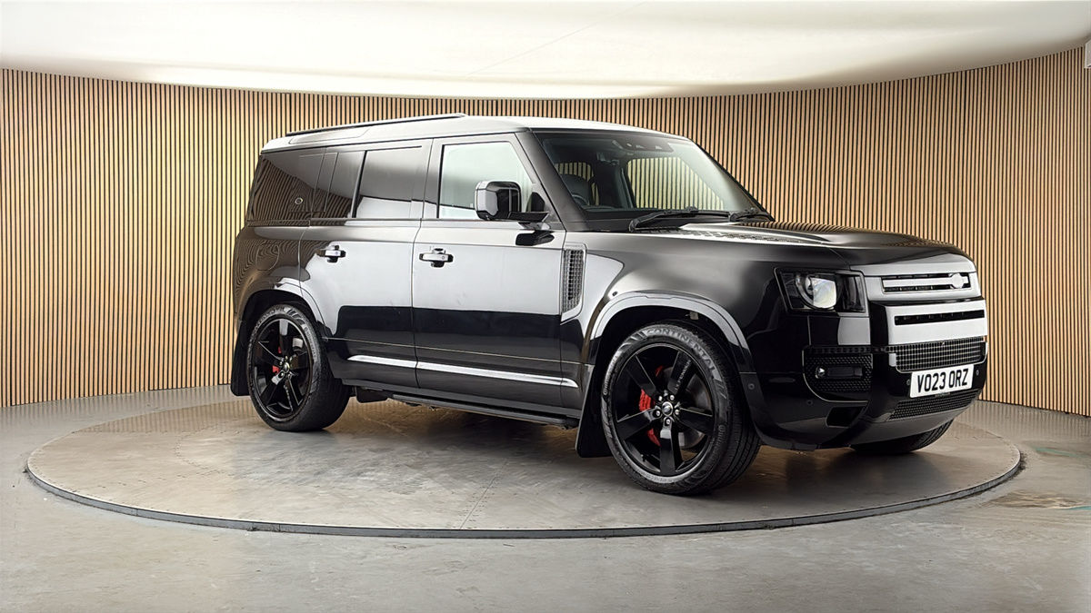 More views of Land Rover Defender 110