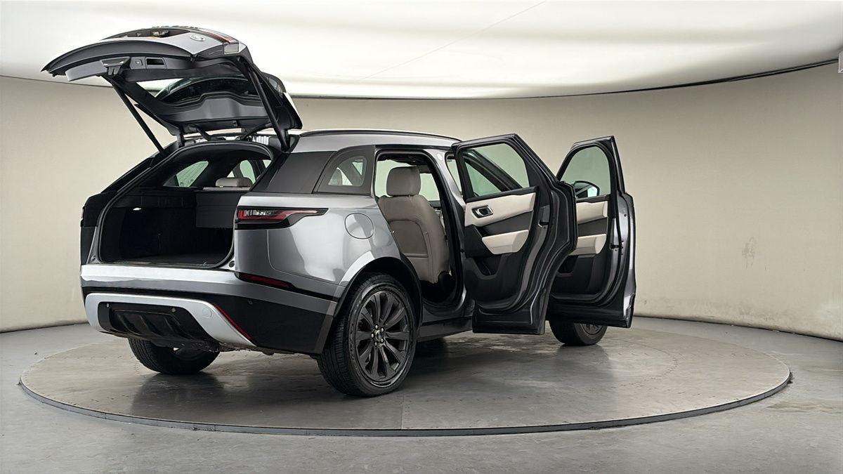 More views of Land Rover Range Rover Velar