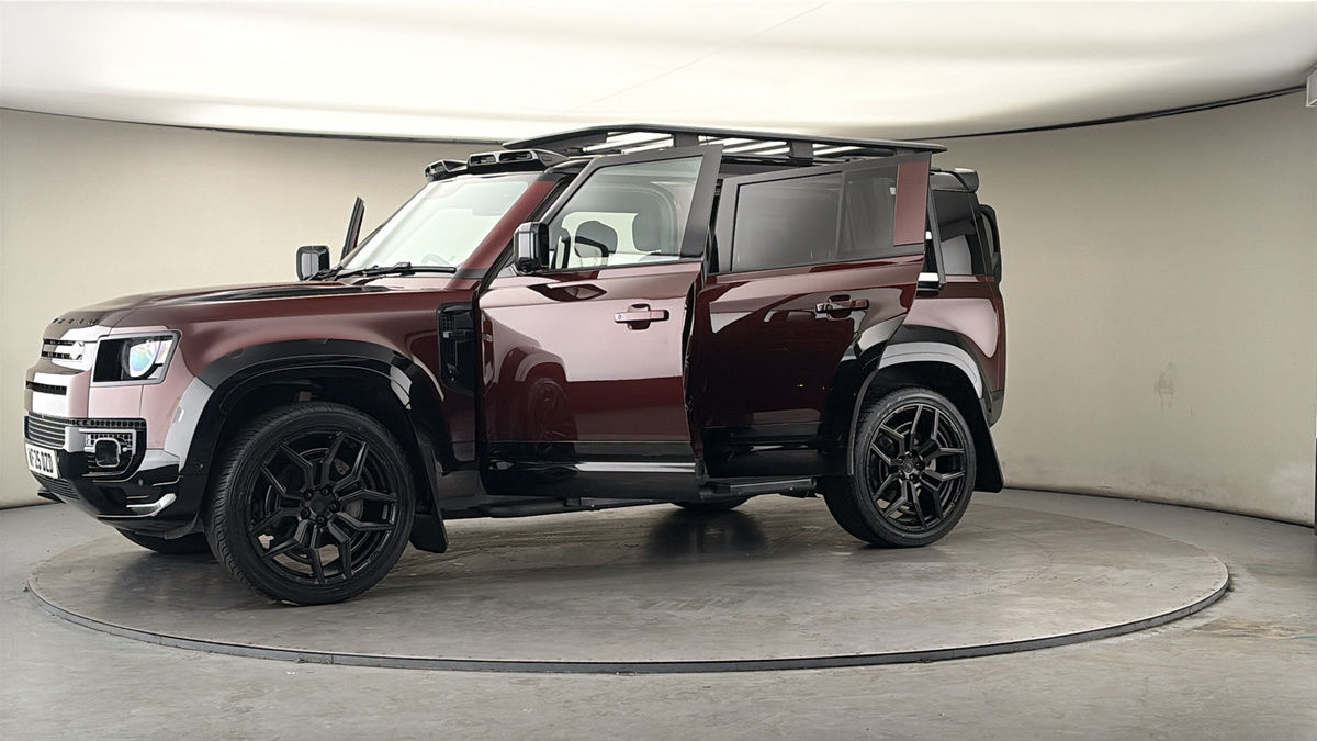 More views of Land Rover Defender 110