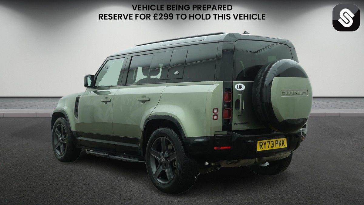 Land Rover Defender 110 Image 3