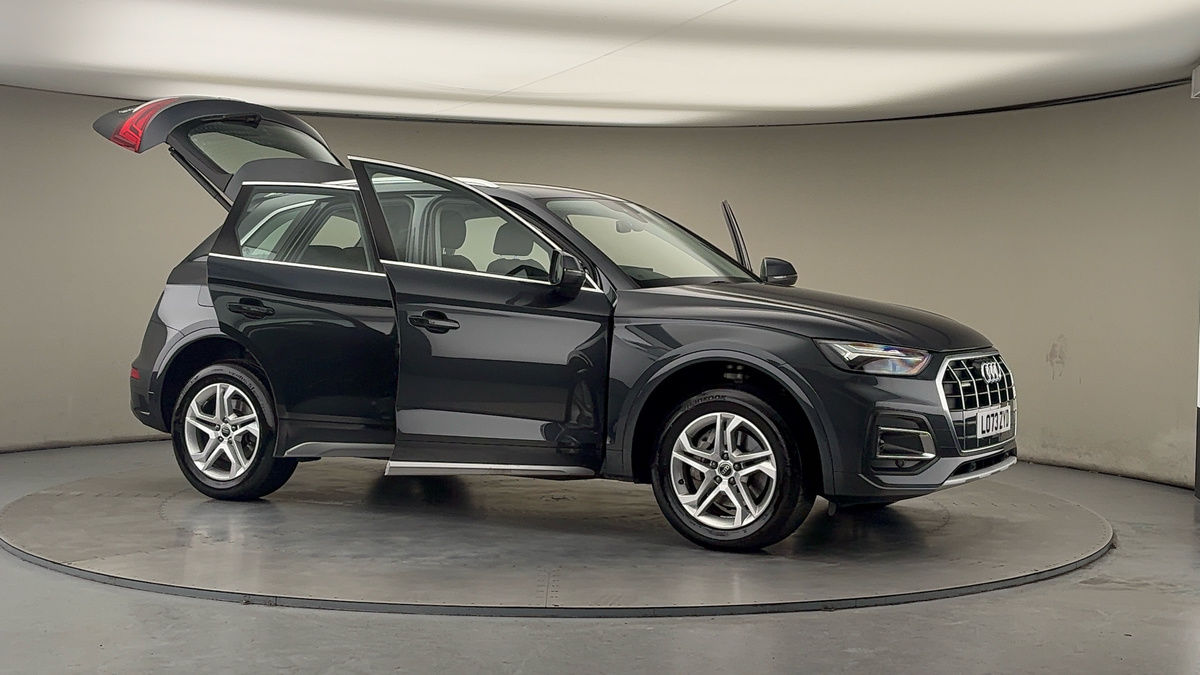 More views of Audi Q5