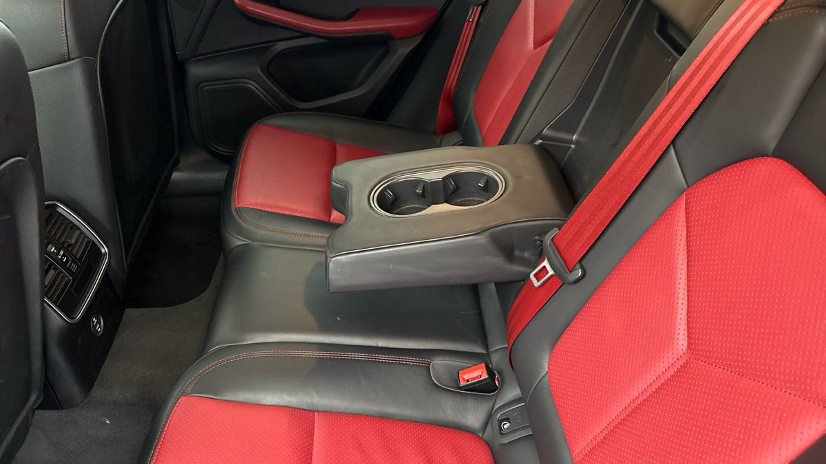 Porsche Macan Image 9