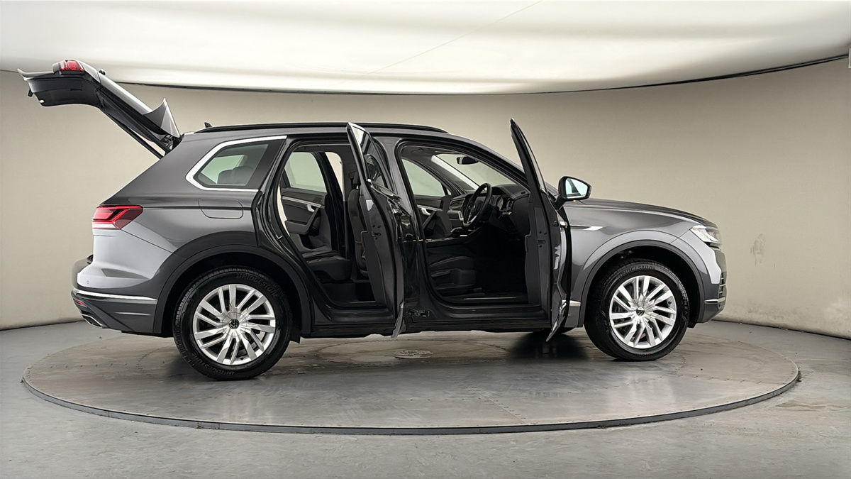 More views of Volkswagen Touareg