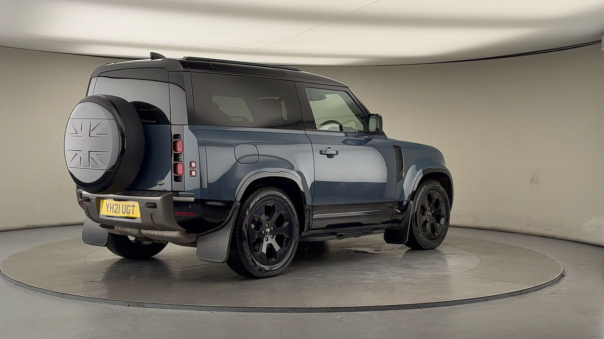 Land Rover Defender 90 Image 21