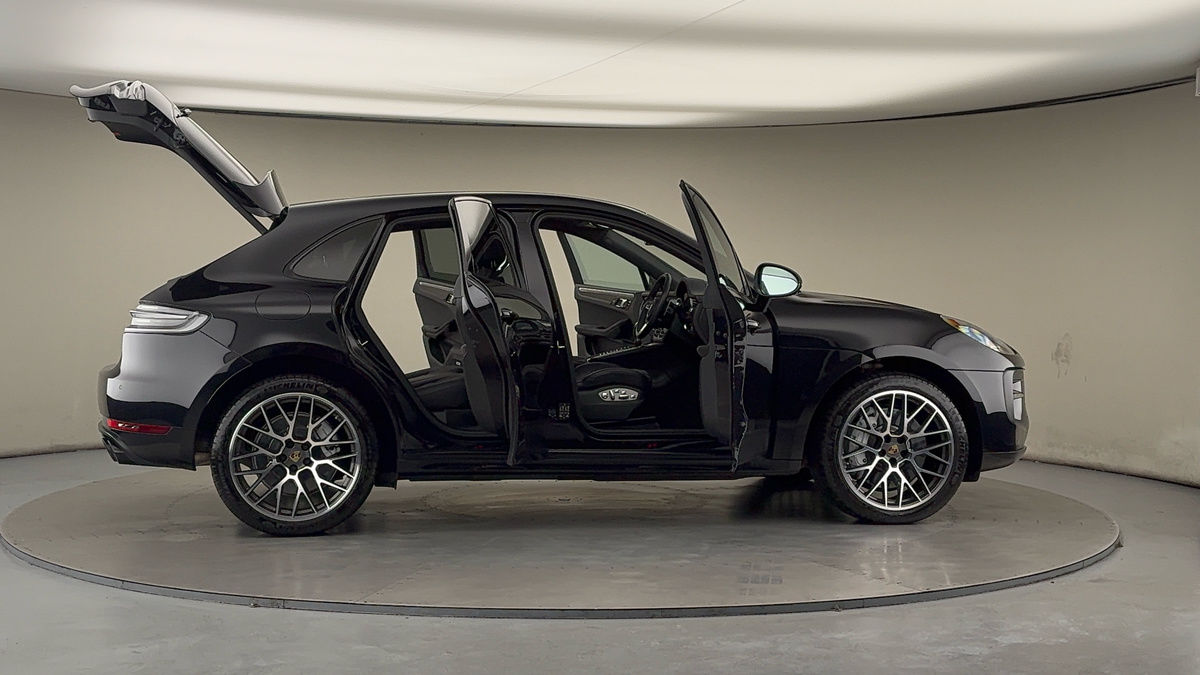 More views of Porsche Macan