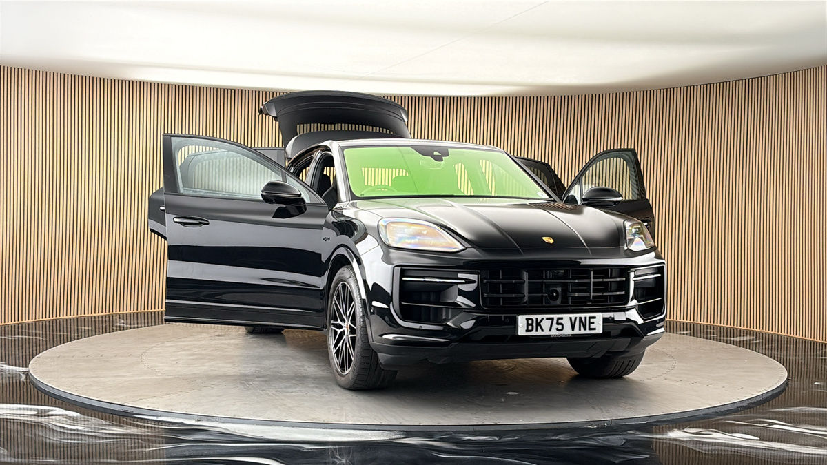 More views of Porsche Cayenne