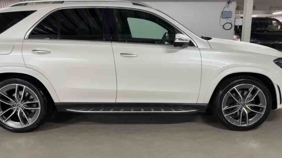 More views of Mercedes-Benz GLE