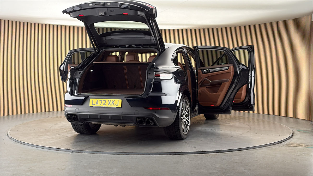 More views of Porsche Cayenne