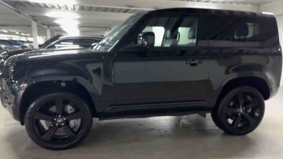 More views of Land Rover Defender 90