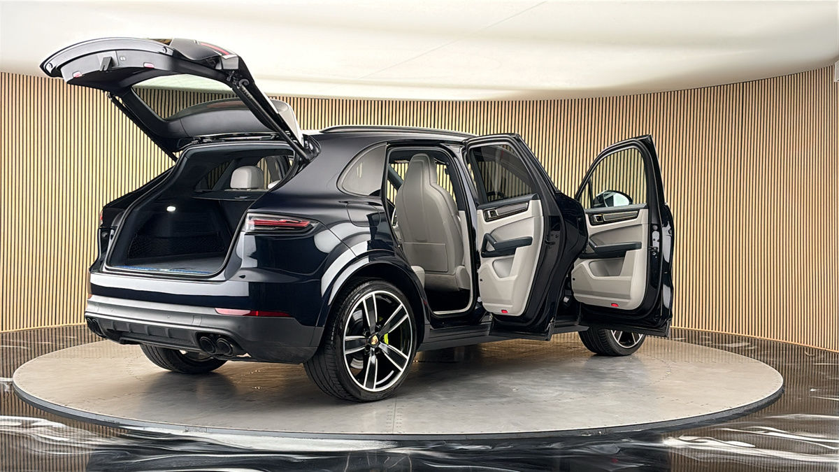 More views of Porsche Cayenne