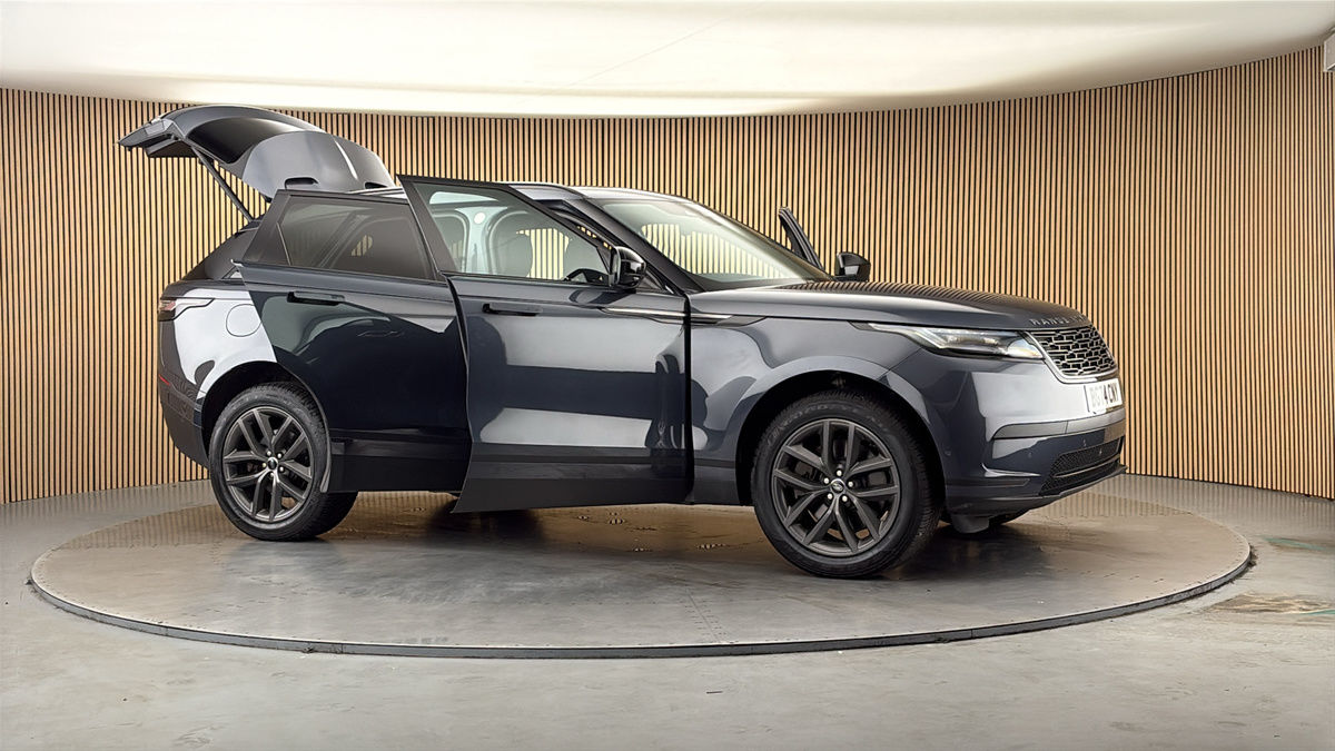 More views of Land Rover Range Rover Velar