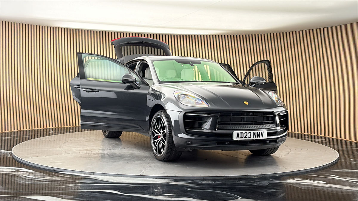 More views of Porsche Macan