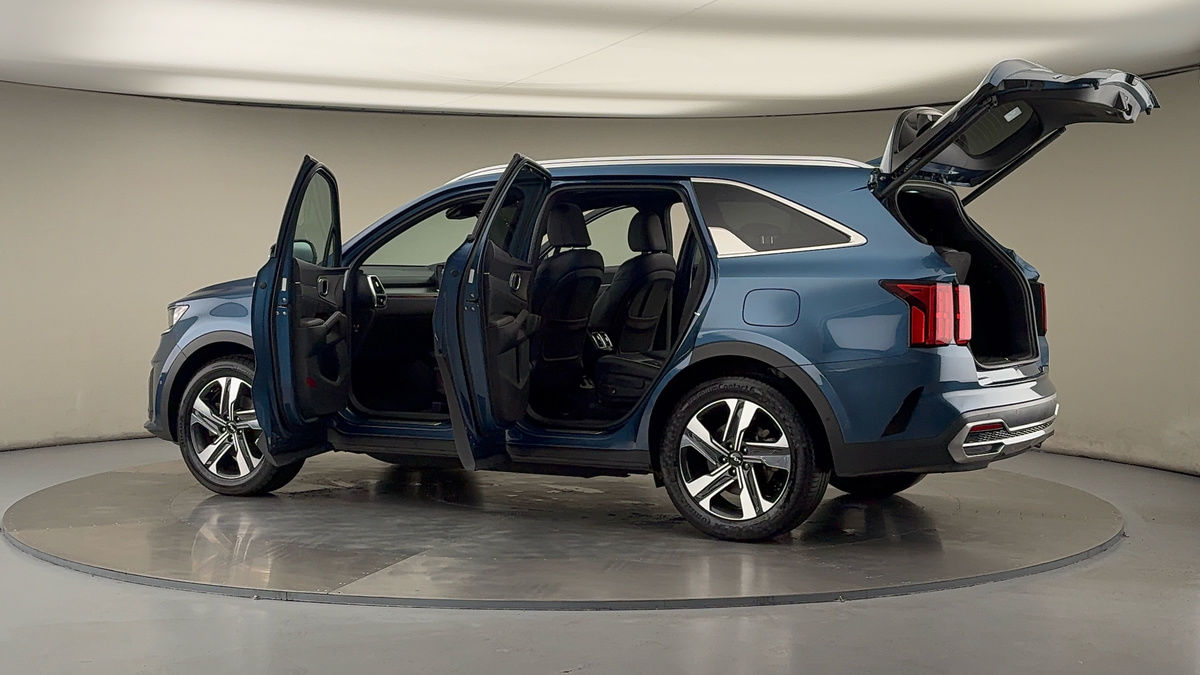 More views of Kia Sorento