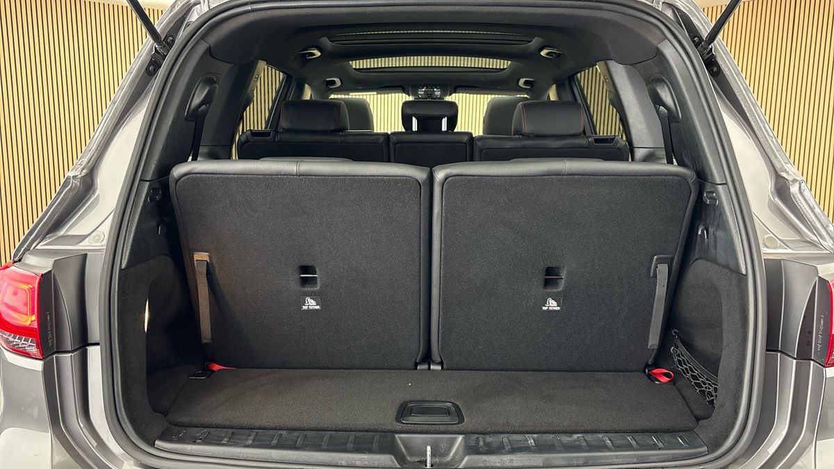 Mercedes-Benz GLB Image 11