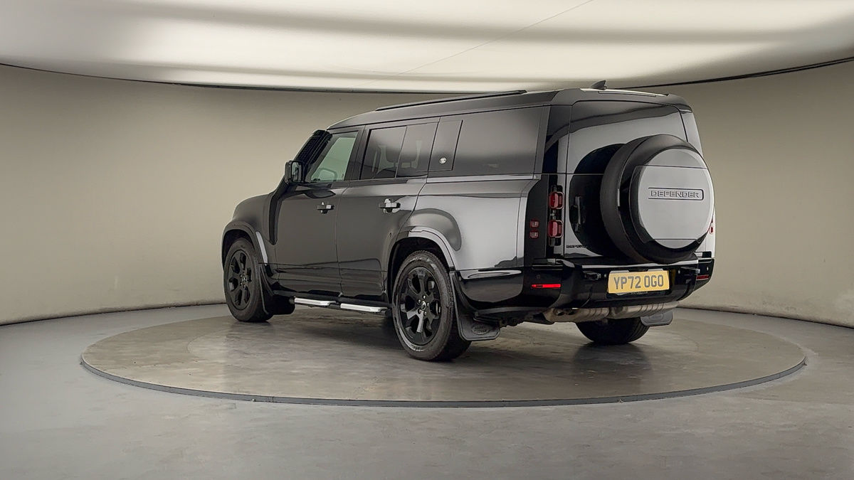 Land Rover Defender 130 Image 2