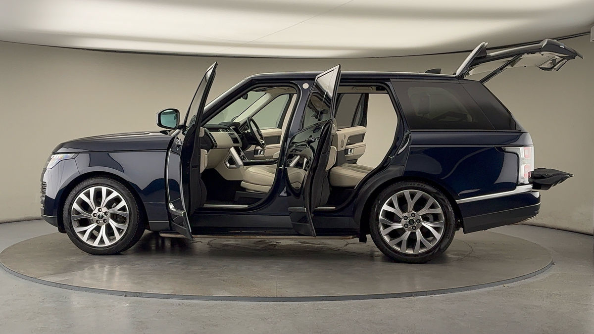 More views of Land Rover Range Rover