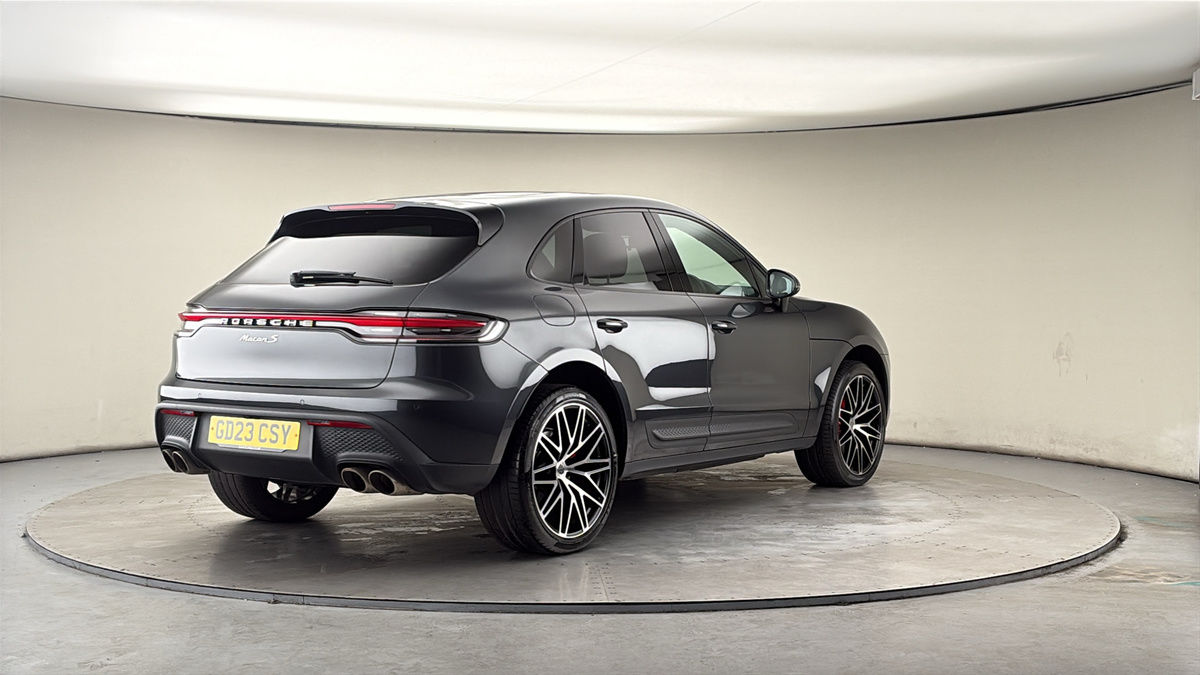 More views of Porsche Macan