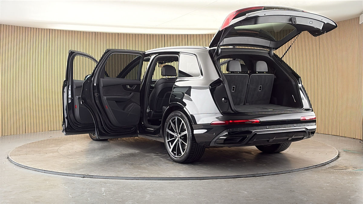 Audi Q7 Image 23