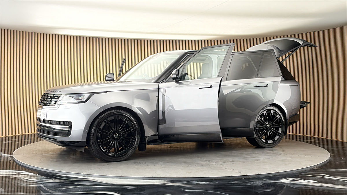 More views of Land Rover Range Rover