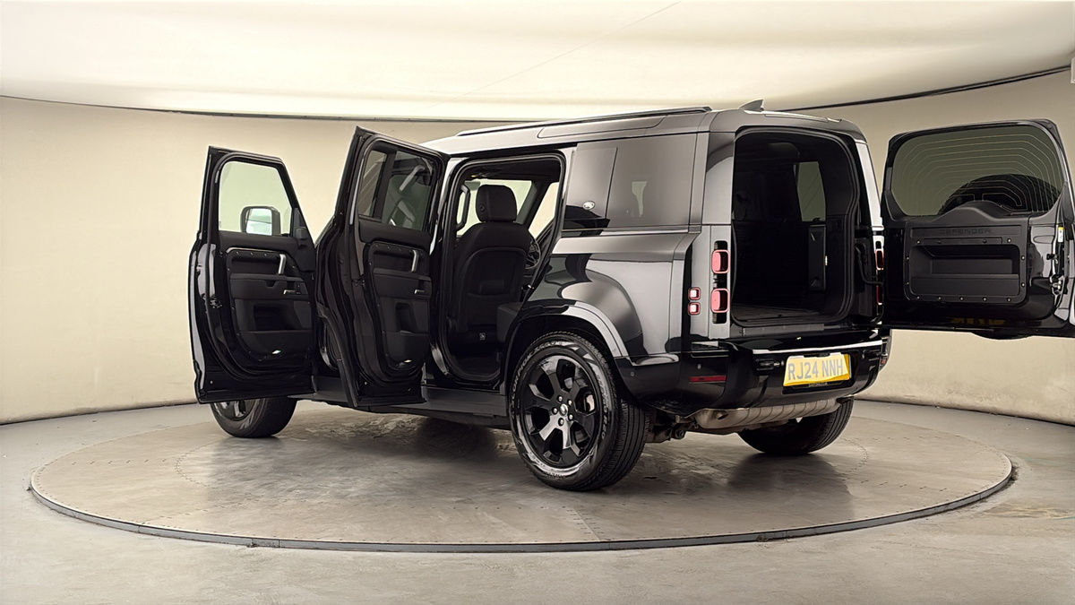More views of Land Rover Defender 110