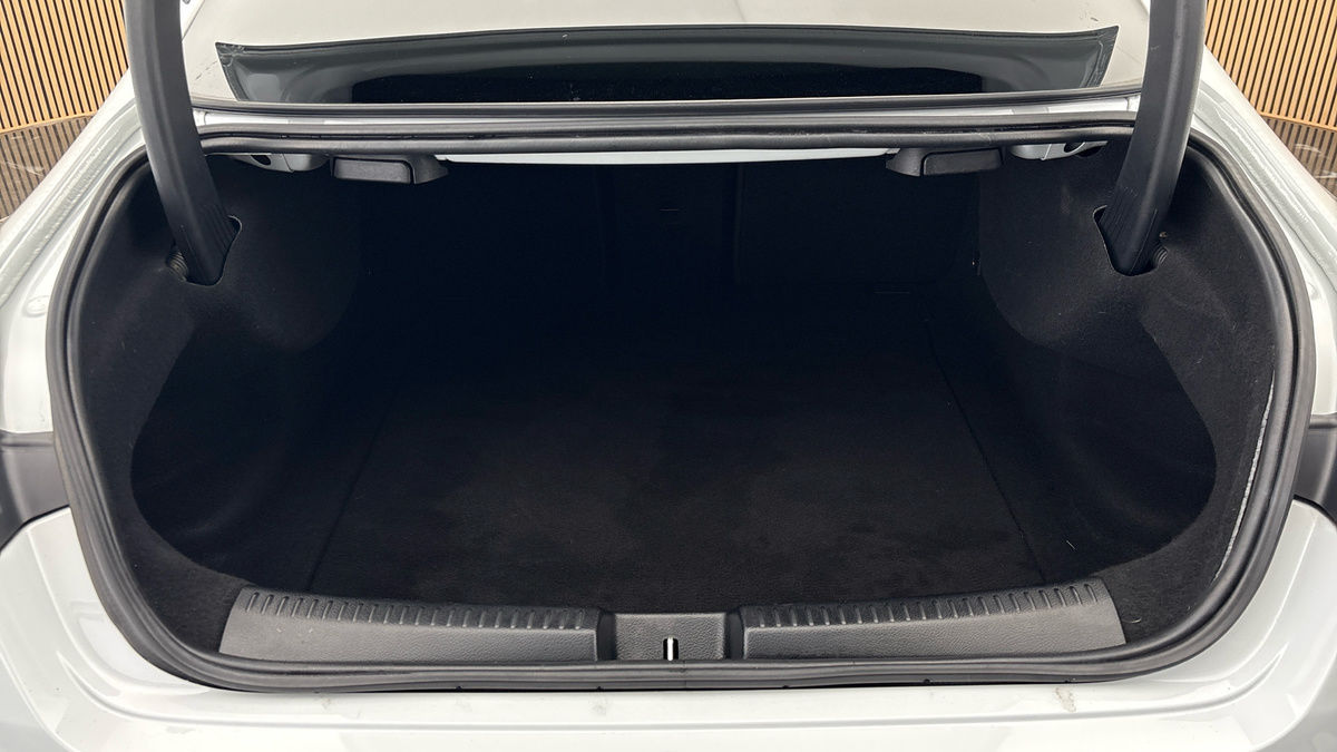 Mercedes-Benz CLA Image 11
