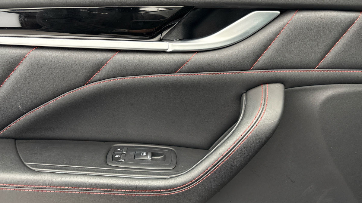 Maserati Levante Image 19