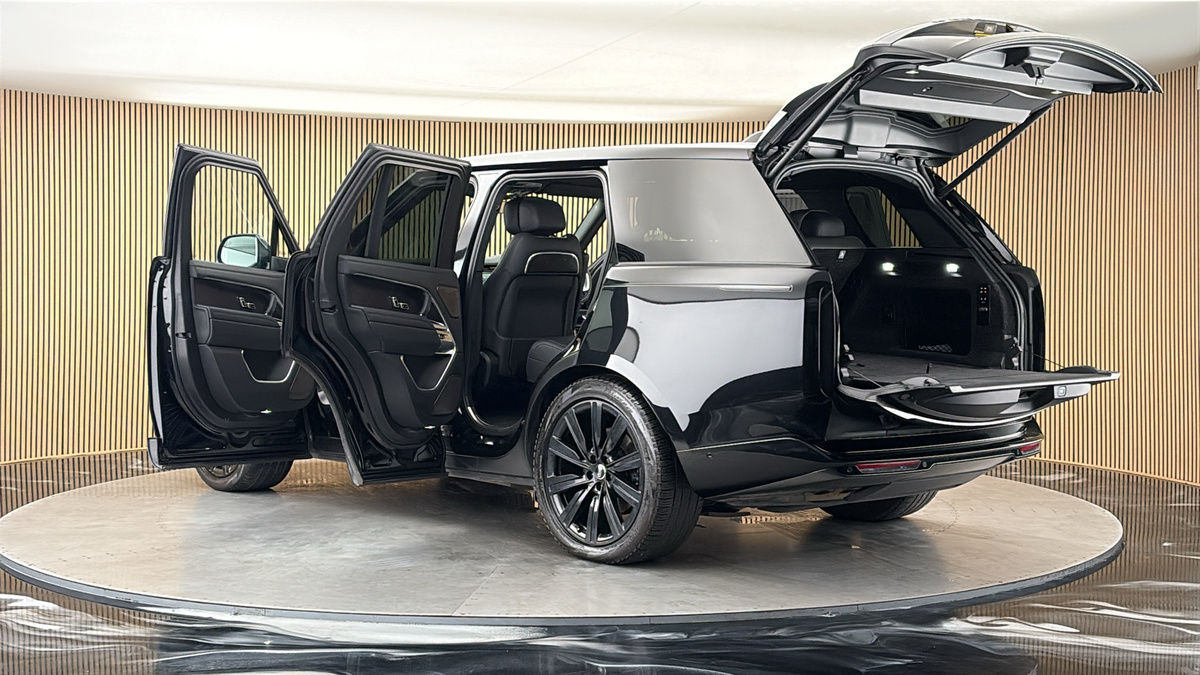 More views of Land Rover Range Rover