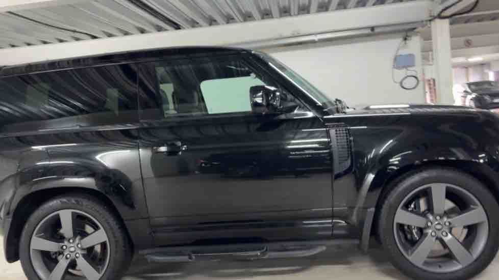 More views of Land Rover Defender 90