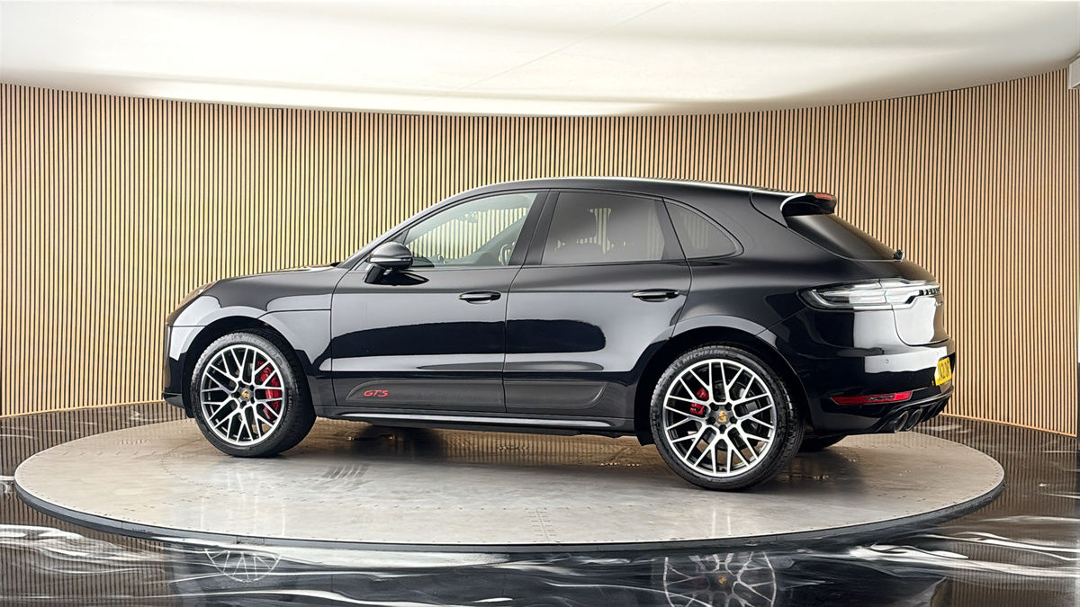 More views of Porsche Macan