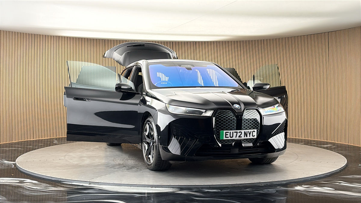 More views of BMW iX