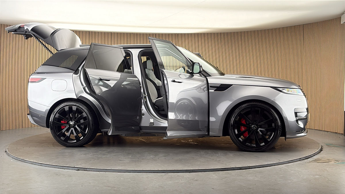 More views of Land Rover Range Rover Sport